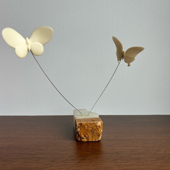 Vintage 1974 Marvin Wernick Mid Century Kinetic Art Butterflies On Quartz Base - Picture 1 of 14